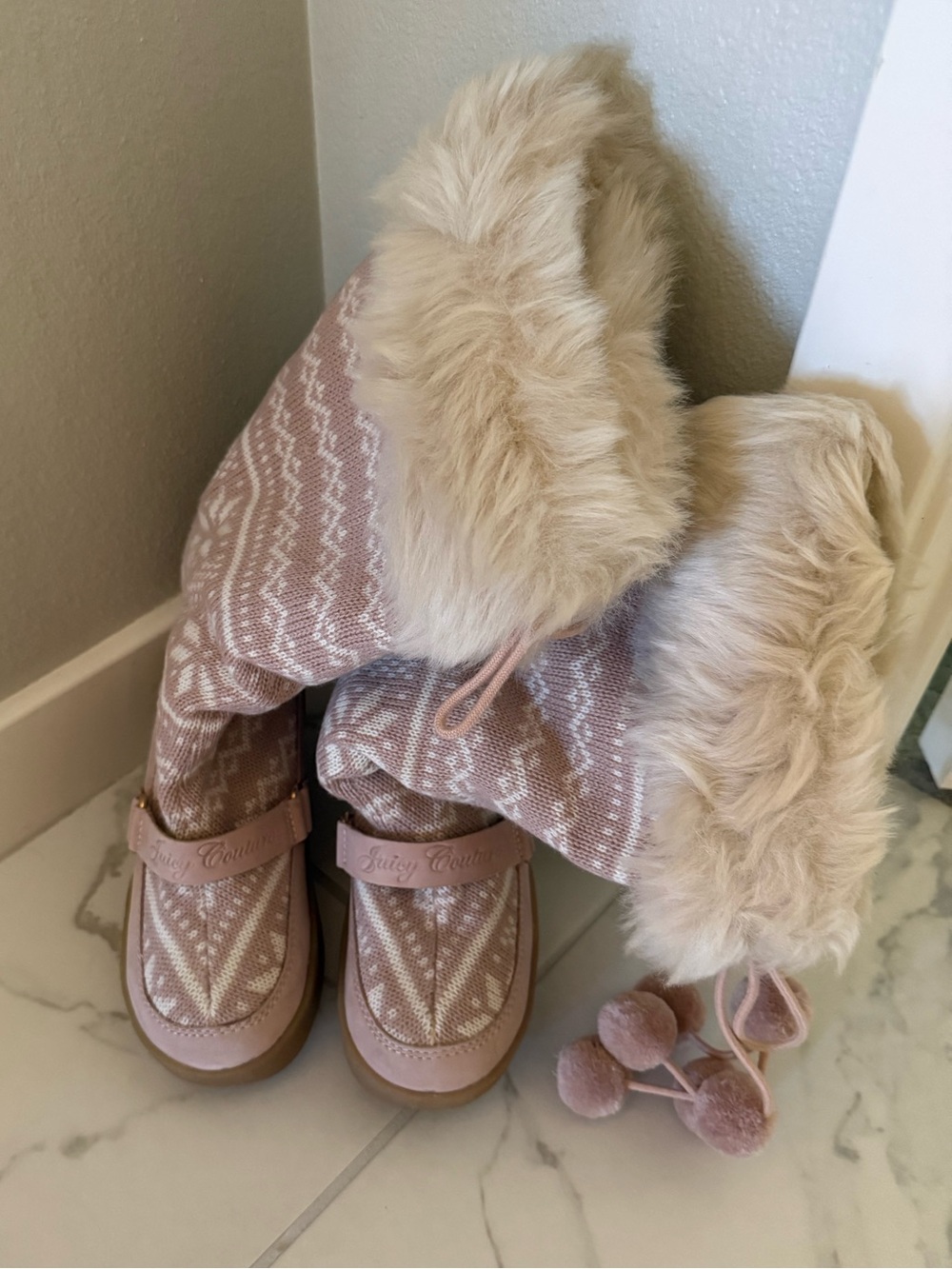 Brand new juicy couture Pink Faux-Fur Knit Pom-Pom Kids Winter Boots